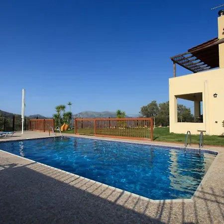 Louloudis Villa *